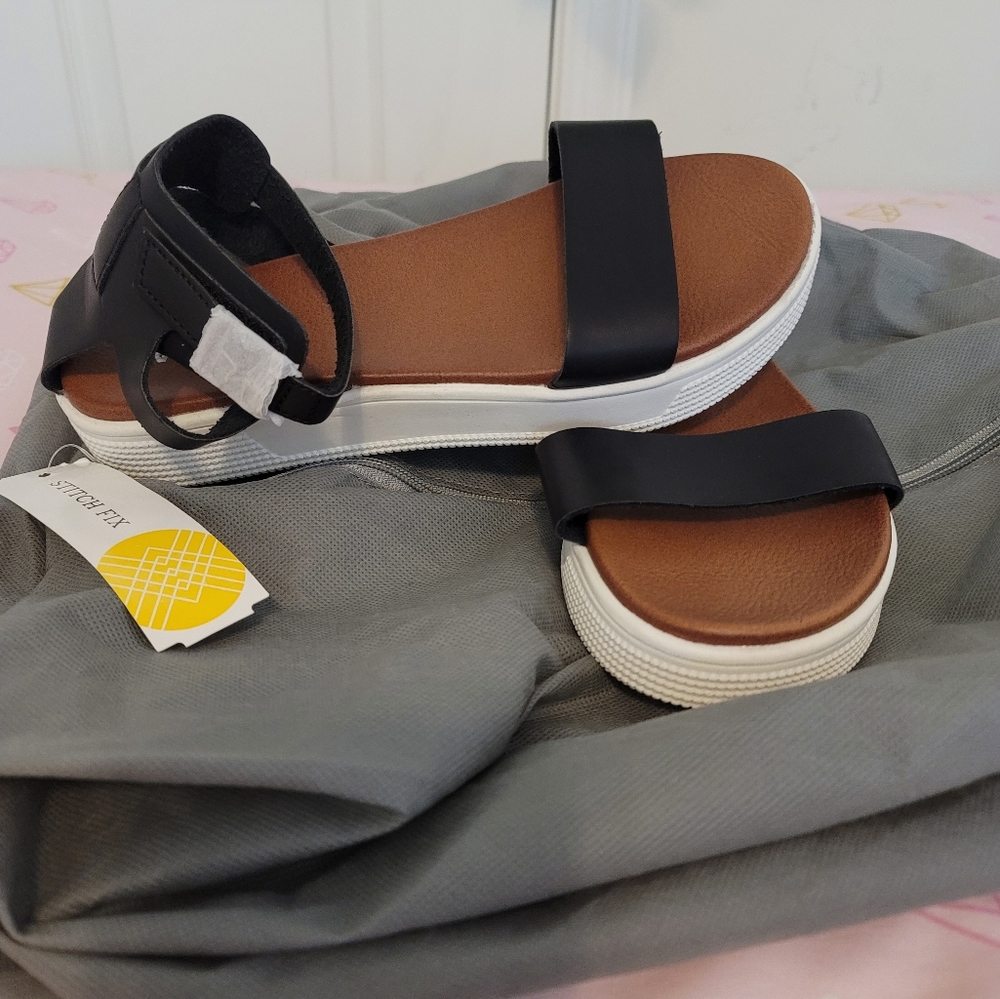 NWT MIA Kids Ellen Platform Sandals 5Y